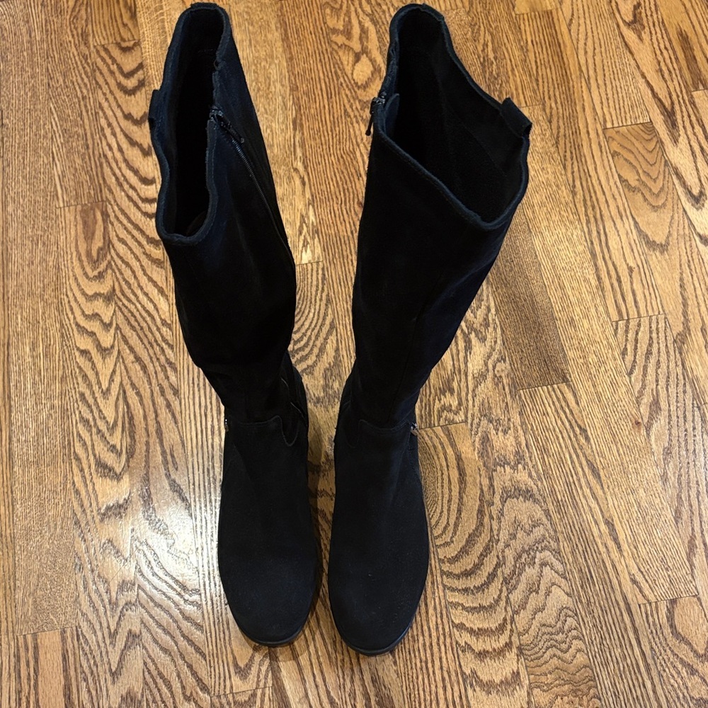 La CANADIENNE Waterproof Black Suede Boots